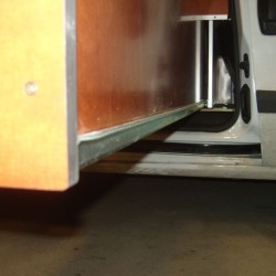 Uittrekbare geleiderails: bedrijfswageninrichting